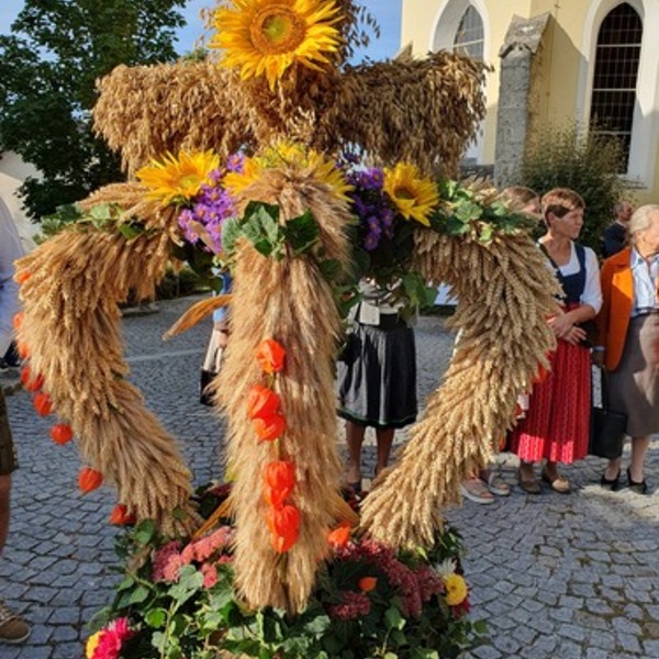 Erntedank 2024 / Pfarre Andrichsfurt Erntekrone