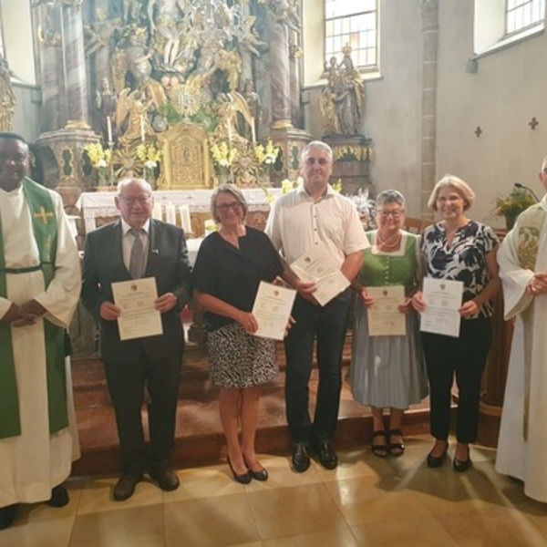 Festgottesdienst 4.8.2024 / Pfarre Andrichsfurt Seelsorgeteam mit Pfarrer Wolfgang Schnölzer