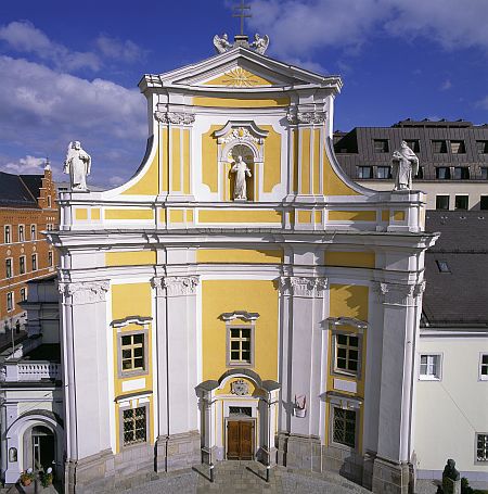 Barmherzige Brüder-Kirche / Miklos Boros Barmherzige Brüder-Kirche