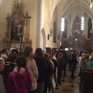 MinistrantInnen treffen den Bischof