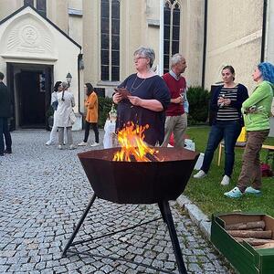 Agape bei der Feuerschale